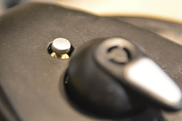 Pressure has been reached when the pin in the lid lifts up and stays up.