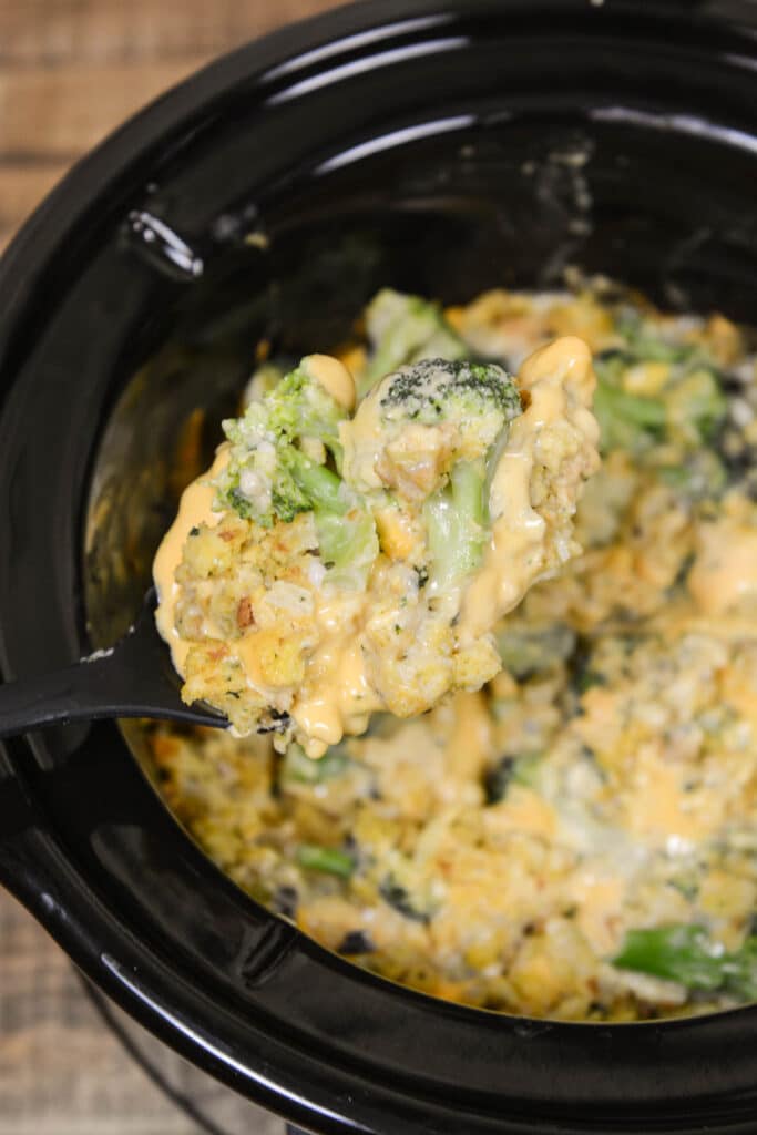 Are your weeknight dinners getting into a rut? Crock Pot Side Dishes are a great way to add something new and delicious to the food you usually make without a lot of extra effort! Here are five Crock Pot Side Dishes to try next week!