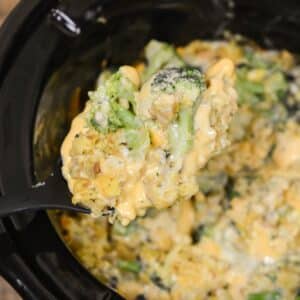 Are your weeknight dinners getting into a rut? Crock Pot Side Dishes are a great way to add something new and delicious to the food you usually make without a lot of extra effort! Here are five Crock Pot Side Dishes to try next week!