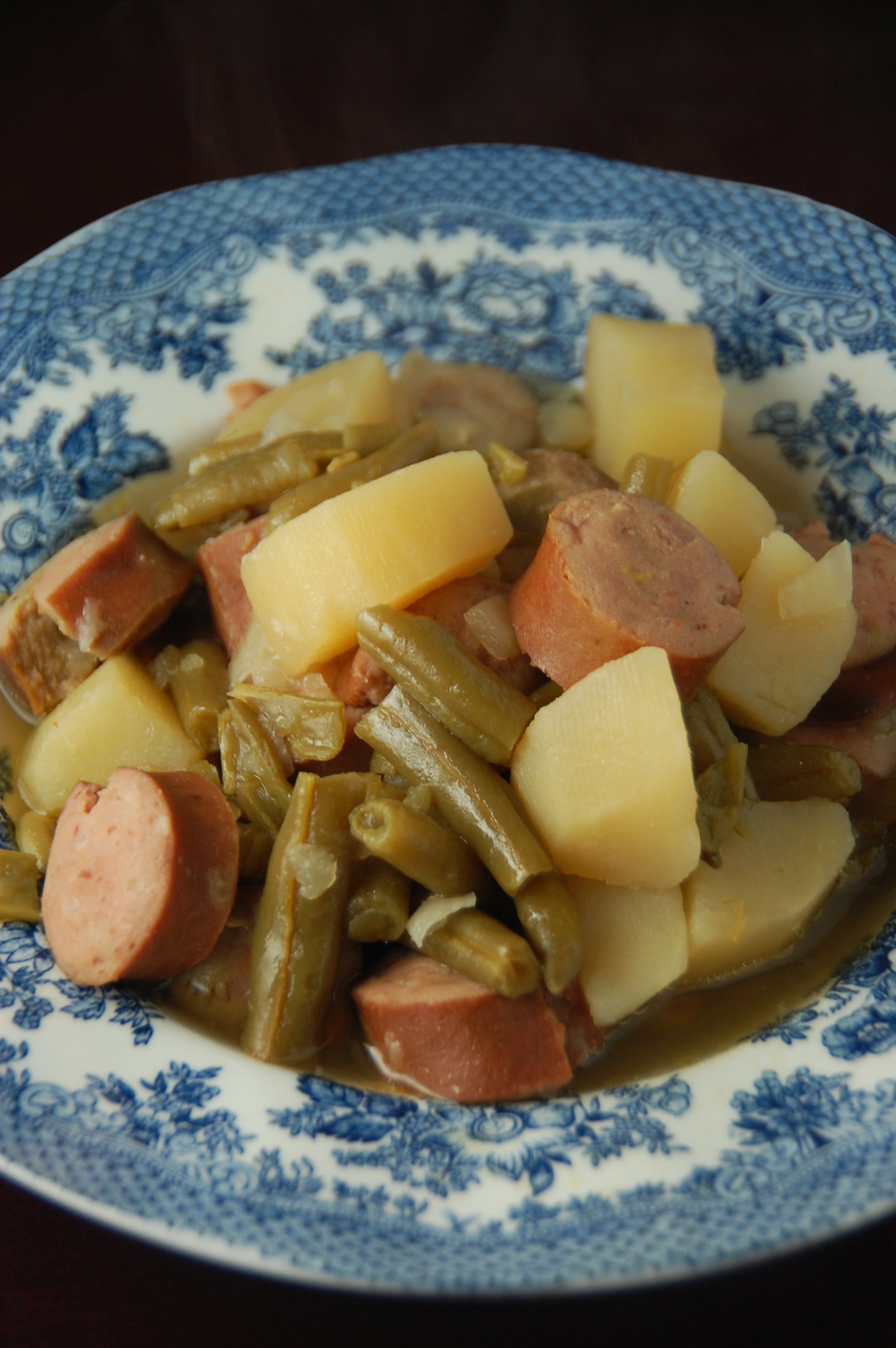 We love smoked sausage around here! It is a versatile and inexpensive way to add protein to a meal. Here are five crock pot smoked sausage recipes to try next week.