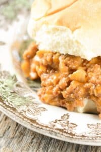 Sandwiches are great for a light, quick dinner, lunch or mouthwatering leftovers. Here are five crock pot sandwiches to try next week!