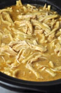 Everyone loves a great chicken recipe. Here are Five Chicken Slow Cooker Recipes to Try Next Week!