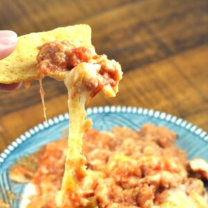 Are you looking for slow cooker appetizers and dips to serve up while watching the big game? These are our favorite game day eats to throw in the crock pot! Slow cooker dips, appetizers, wings and snacks that are fan favorites!